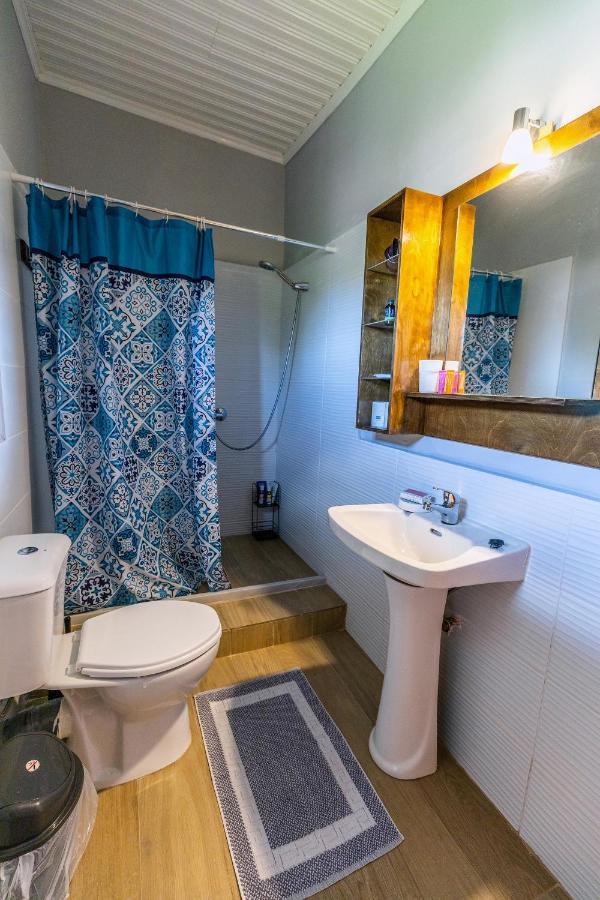 Rose Garden Apartments ミティカス エクステリア 写真
