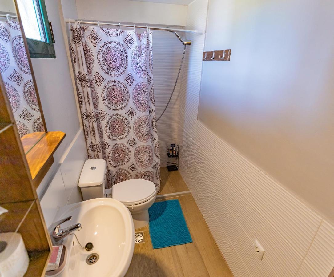Rose Garden Apartments ミティカス エクステリア 写真