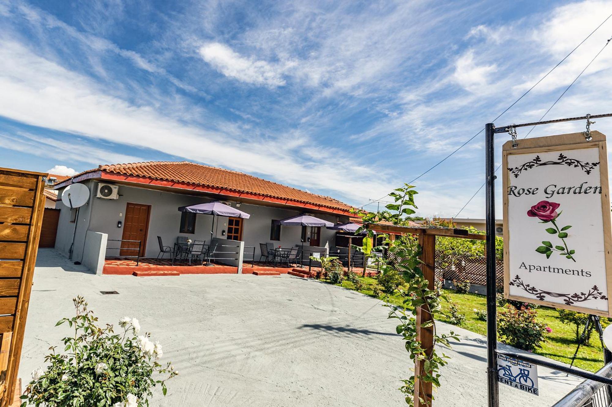 Rose Garden Apartments ミティカス 部屋 写真