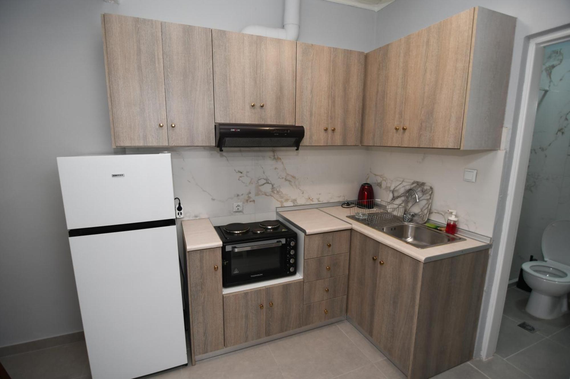 Rose Garden Apartments ミティカス エクステリア 写真