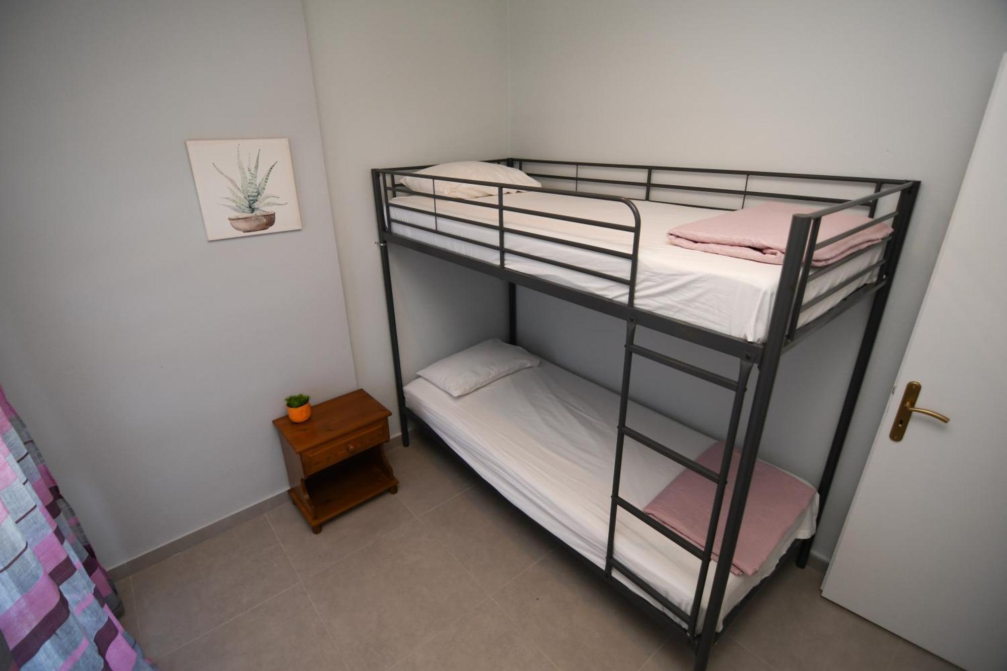 Rose Garden Apartments ミティカス エクステリア 写真