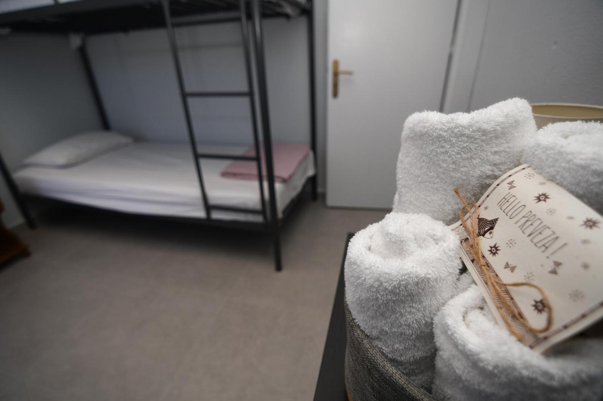 Rose Garden Apartments ミティカス エクステリア 写真