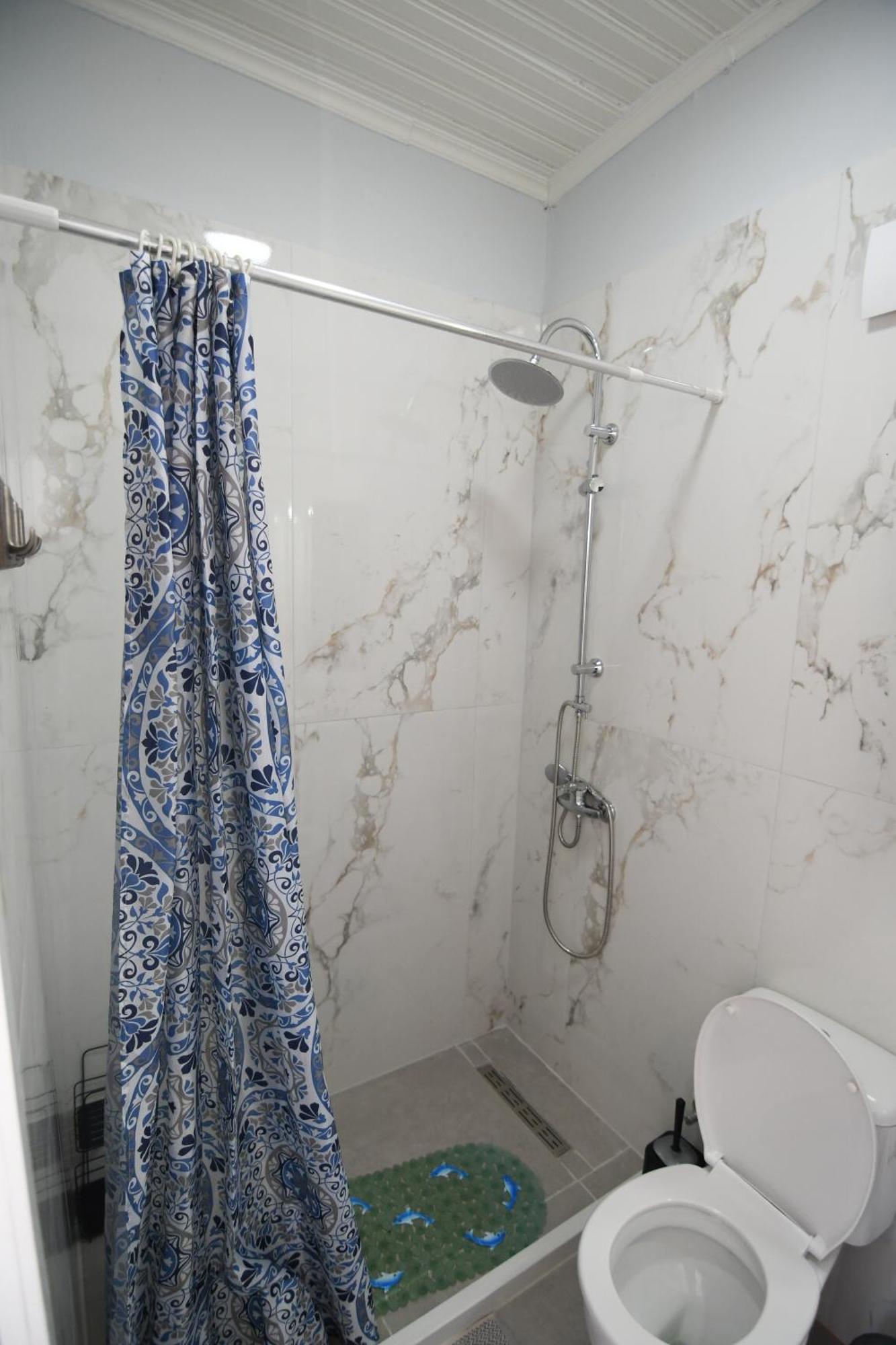 Rose Garden Apartments ミティカス エクステリア 写真