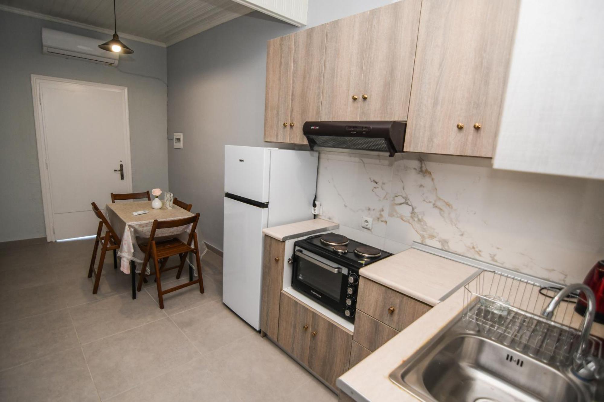 Rose Garden Apartments ミティカス エクステリア 写真