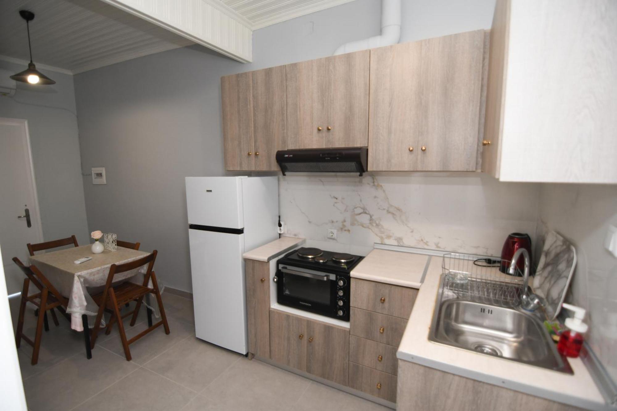 Rose Garden Apartments ミティカス エクステリア 写真
