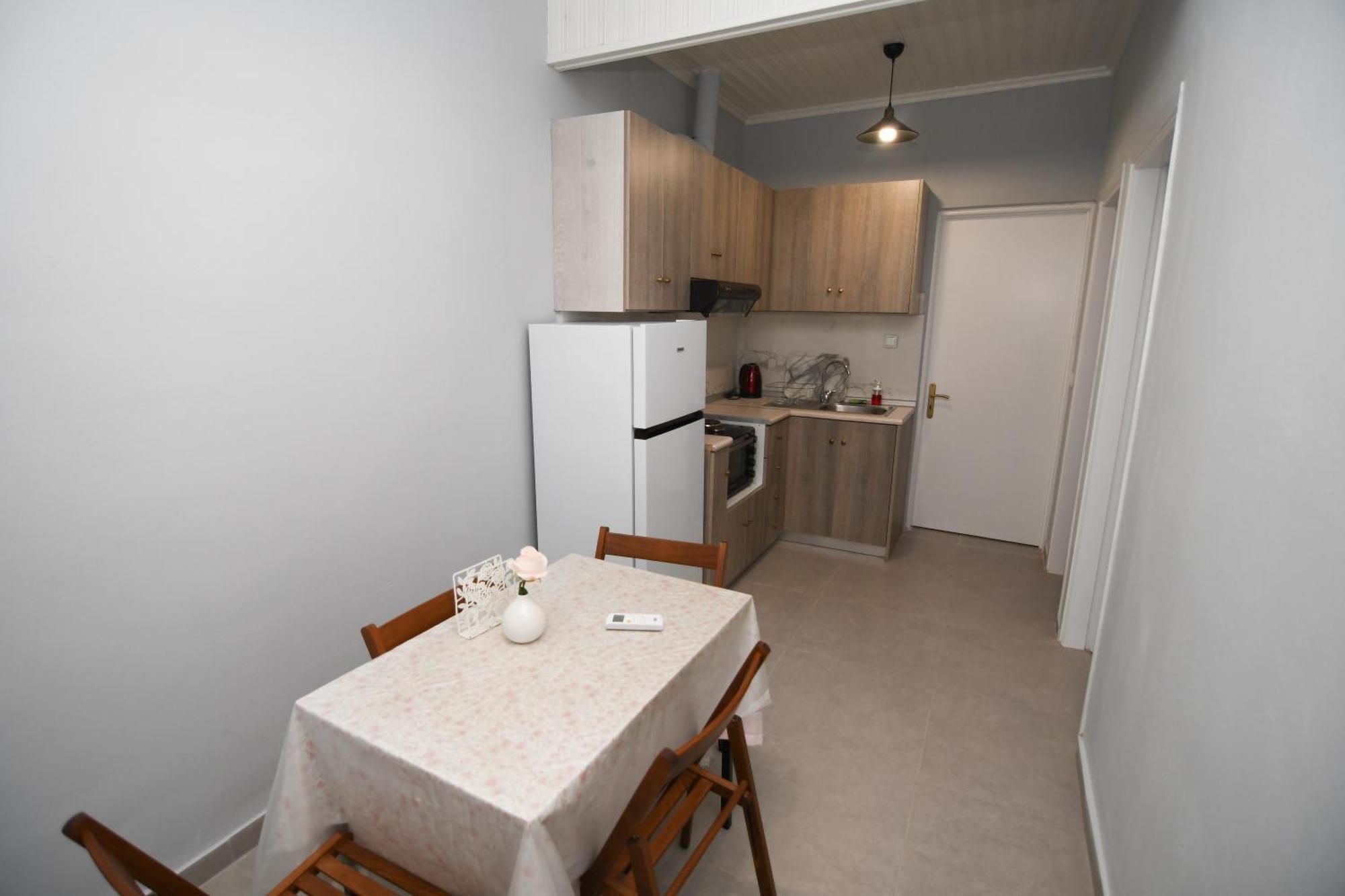 Rose Garden Apartments ミティカス エクステリア 写真