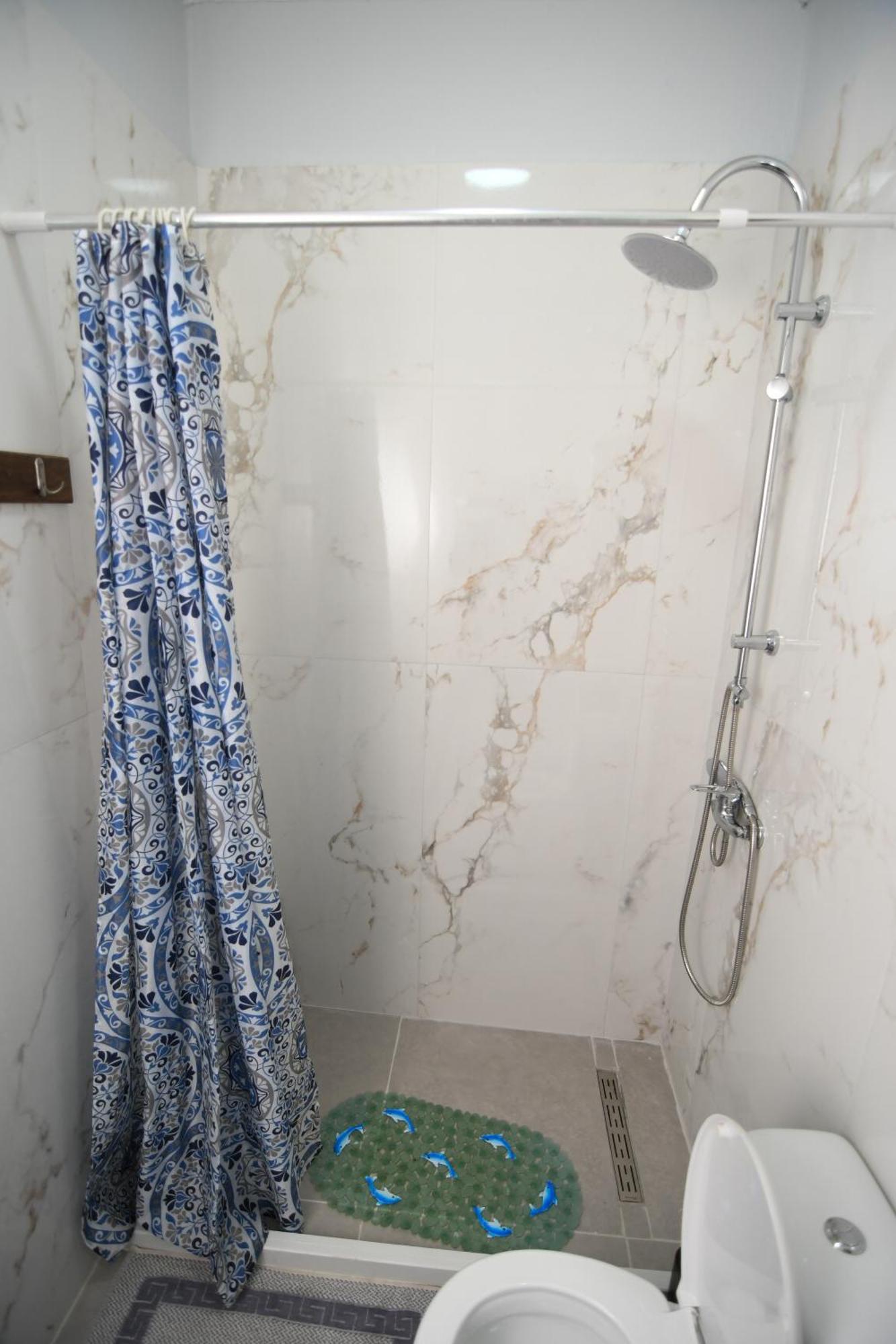 Rose Garden Apartments ミティカス エクステリア 写真