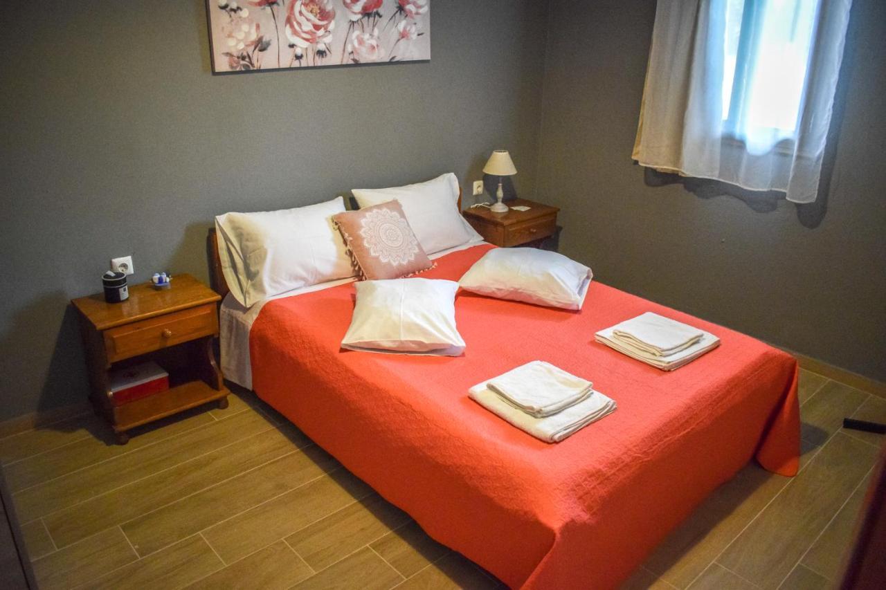 Rose Garden Apartments ミティカス エクステリア 写真